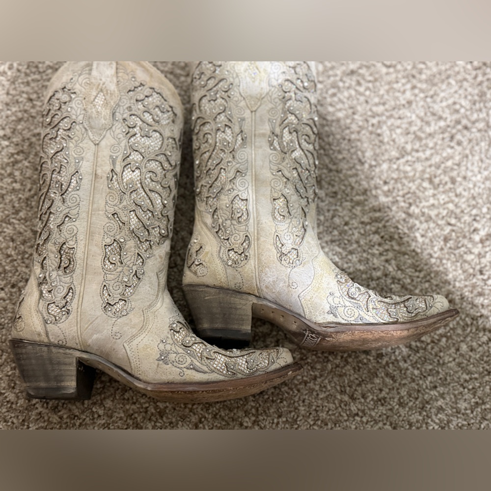 Corral Beige Embroidered Cowboy Boots - Picture 7 of 8